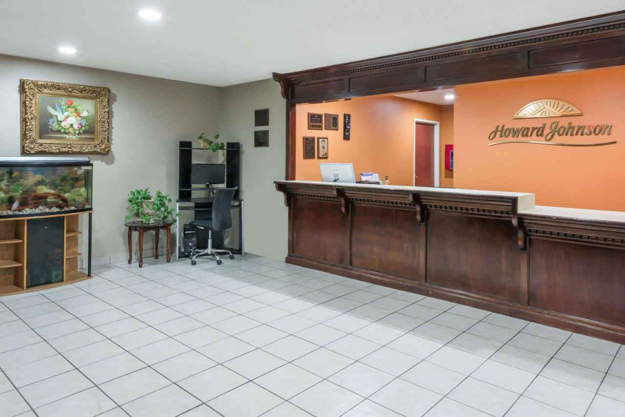 Howard Johnson By Wyndham Iowa La Exteriér fotografie