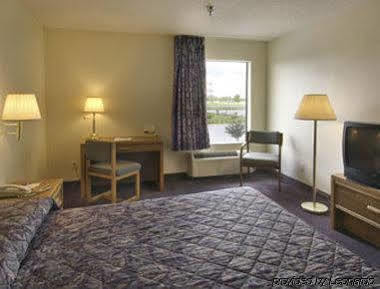Howard Johnson By Wyndham Iowa La Exteriér fotografie