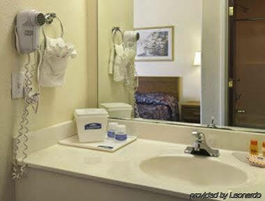 Howard Johnson By Wyndham Iowa La Exteriér fotografie