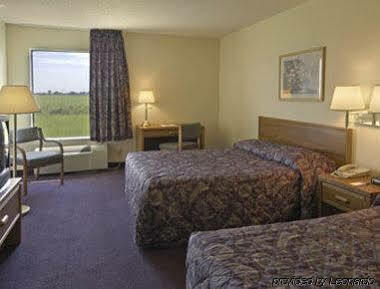Howard Johnson By Wyndham Iowa La Exteriér fotografie